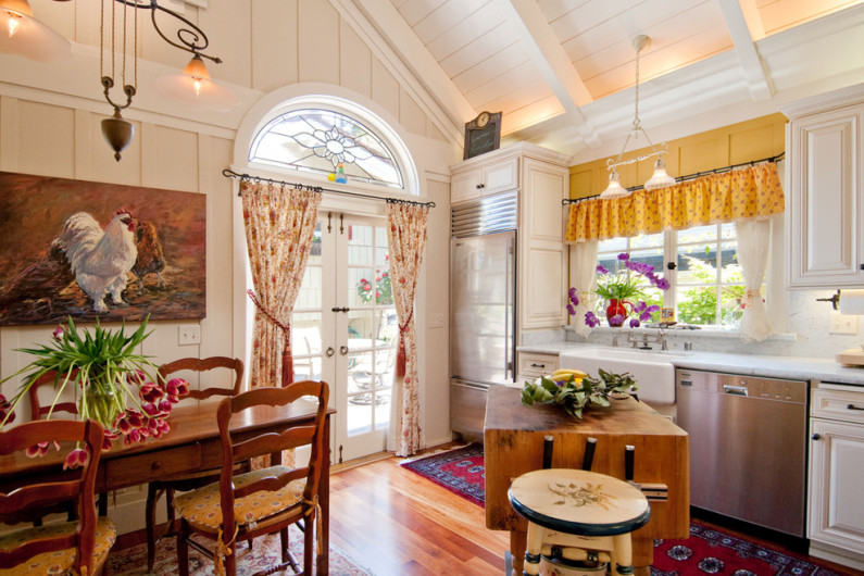 farmhouse kitchen 795x530